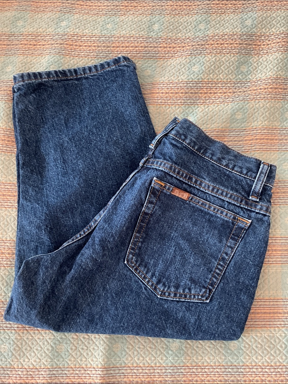 Lee Riders Dark Wash Denim Capris with Copper Stitching. Size 8P.